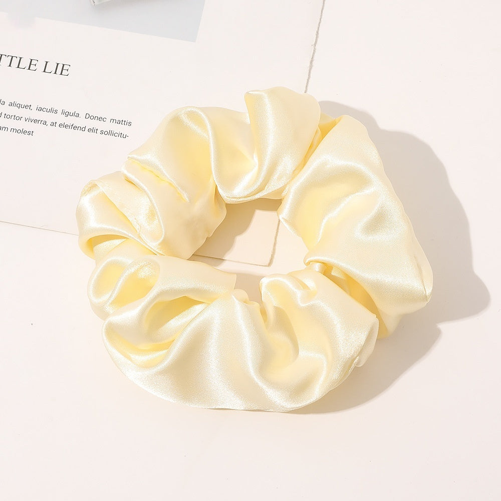 Chouchou en satin de soie jaune clair