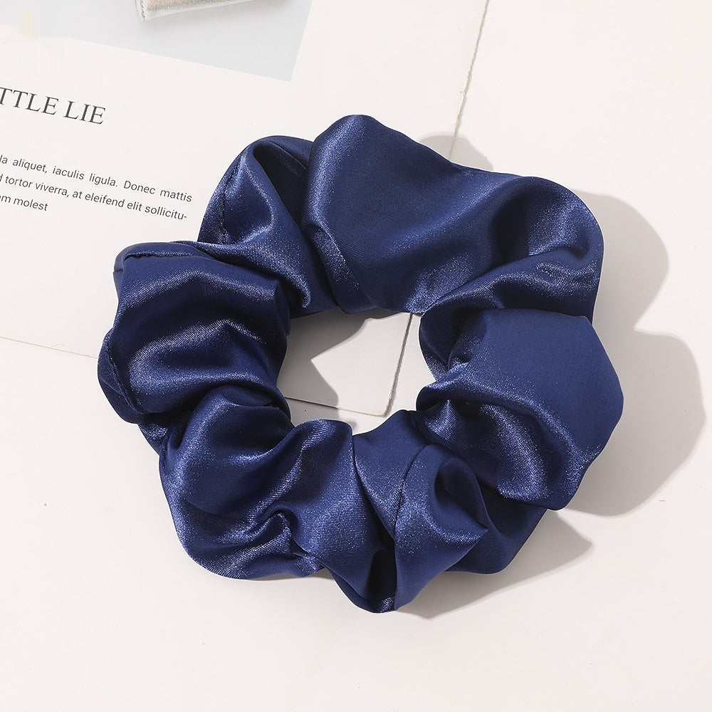 Chouchou en satin de soie bleu foncé